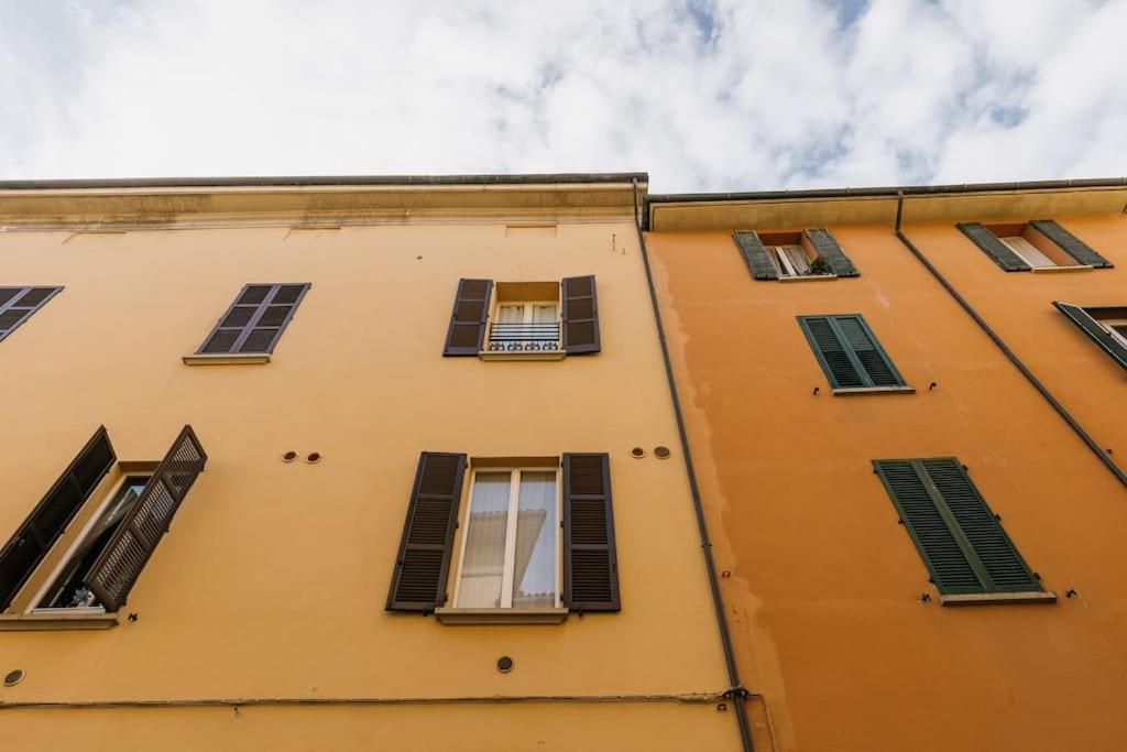 Suite In Via Del Pratello Bologna Exteriör bild