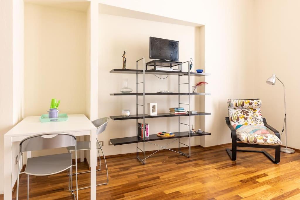 Suite In Via Del Pratello Bologna Exteriör bild